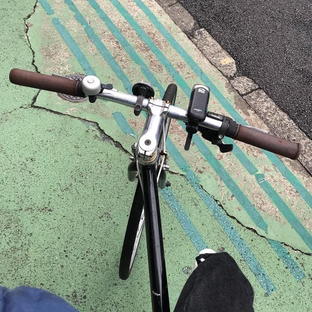 自転車でリハ来たの後悔しかしてない